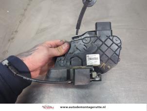 O201405 Gebruikte deurslot mechaniek 4deurs rechts-achter Landrover Discovery