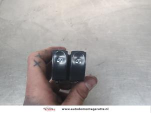 O201450 Gebruikte elektrisch raam schakelaar Renault Twingo