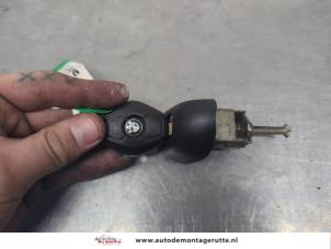 O201504 Gebruikte cilinderslot portier links BMW 3-Serie