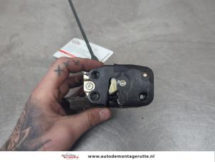 O201520 Gebruikte deurslot mechaniek 4deurs links-achter Hyundai Atos