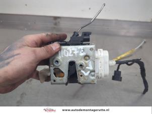 O201526 Gebruikte deurslot mechaniek 2deurs links Audi A3