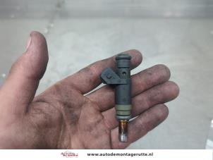 O201542 Gebruikte injector (benzine injectie) BMW 3-Serie