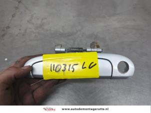 O201568 Gebruikte portiergreep 4deurs links-voor Kia Picanto
