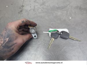 O201569 Gebruikte cilinderslot portier links Kia Picanto
