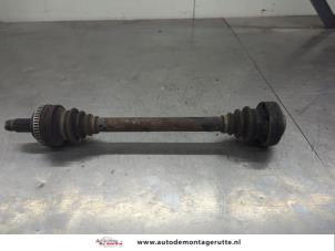 O201606 Gebruikte aandrijfas links-achter BMW 3-Serie
