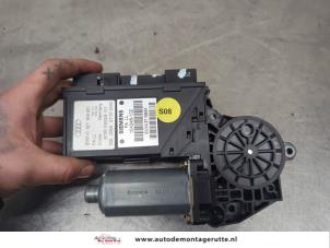O201648 Gebruikte raammotor portier Audi A2