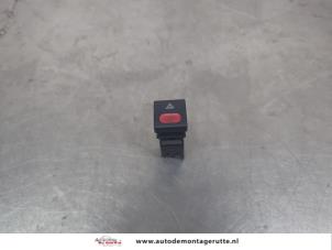 O201729 Gebruikte alarmlicht schakelaar Citroen Saxo