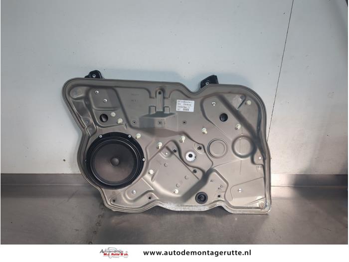 Gebruikte Ruitmechaniek 4Deurs links-voor Skoda Octavia O201777