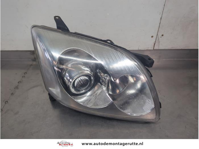 Gebruikte Koplamp rechts Toyota Avensis O201800