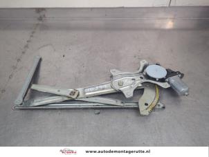 O201803 Gebruikte ruitmechaniek 4deurs rechts-voor Daihatsu Materia