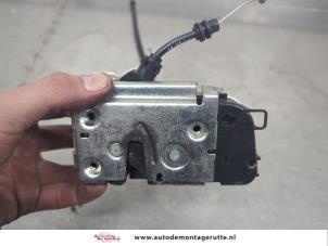 O201822 Gebruikte deurslot mechaniek 4deurs links-achter Citroen C3