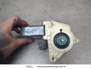 O201830 Gebruikte raammotor portier Mercedes B-Klasse