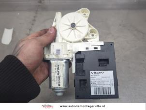 O201840 Gebruikte raammotor portier Volvo V50