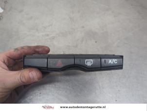 O201842 Gebruikte alarmlicht schakelaar Daihatsu Materia