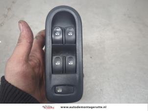 O201864 Gebruikte combischakelaar ramen Renault Clio