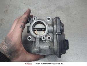 O201870 Gebruikte gasklephuis Renault Clio