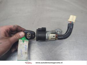 O201902 Gebruikte kontaktslot+sleutel Toyota Aygo