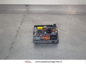 O201928 Gebruikte zekeringkast Peugeot 308