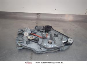 O201929 Gebruikte ruitmechaniek 2deurs links-achter Peugeot 206