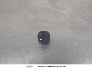 O201934 Gebruikte elektrisch raam schakelaar Ford Fiesta