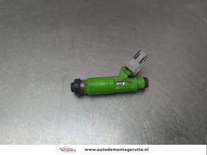 O202007 Gebruikte injector (benzine injectie) Daihatsu Young RV