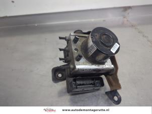 O202052 Gebruikte abs pomp Suzuki Swift