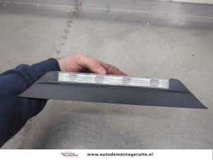 O202157 Gebruikte remlicht extra midden Toyota IQ