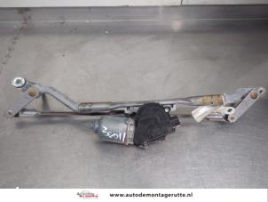 O202182 Gebruikte ruitenwismotor+mechaniek Toyota IQ