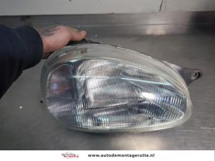 O202207 Gebruikte koplamp rechts Opel Corsa
