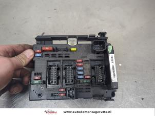 O202215 Gebruikte zekeringkast Peugeot 206