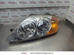 O202304 Gebruikte linker koplamp Hyundai Coupe