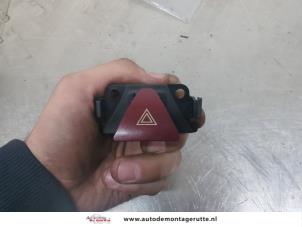 O202487 Gebruikte gevarenlicht schakelaar Peugeot 307