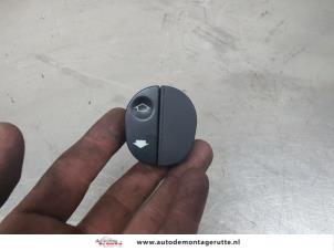 O202498 Gebruikte elektrisch raam schakelaar Ford Fiesta