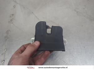 O202522 Gebruikte achterklep slotmechaniek Seat Ibiza