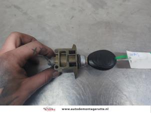 O202553 Gebruikte cilinderslot portier links Mini ONE