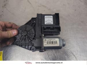 O202570 Gebruikte motor electrisch raam Skoda Octavia