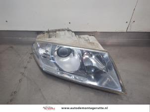 O202571 Gebruikte rechter koplamp Skoda Octavia