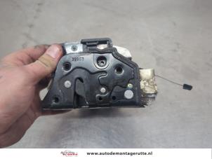 O202602 Gebruikte deurslot mechaniek 4deurs links-voor Seat Leon