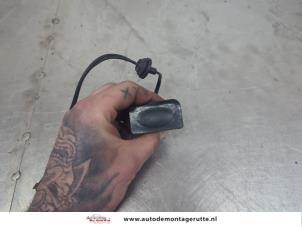 O202613 Gebruikte schakelaar achterklep Opel Antara