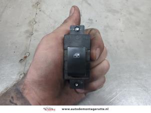 O202645 Gebruikte raam schakelaar elektrisch Opel Antara