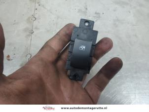 O202653 Gebruikte raam schakelaar elektrisch Opel Antara