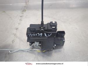 O202654 Gebruikte deurslot mechaniek 4deurs links-voor Opel Antara