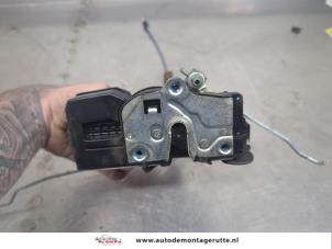 O202655 Gebruikte slotmechaniek portier 4deurs rechts-achter Opel Antara