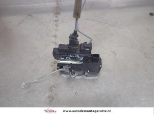 O202656 Gebruikte slotmechaniek portier 4deurs links-achter Opel Antara