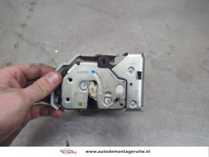 O202707 Gebruikte deurslot mechaniek 4deurs rechts-voor Lancia Y(Psilon)