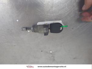 O202725 Gebruikte deurslot cilinder links Volkswagen Golf