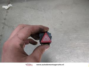 O202776 Gebruikte gevarenlicht schakelaar Audi A2