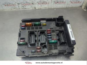 O202840 Gebruikte zekeringkast Peugeot 307