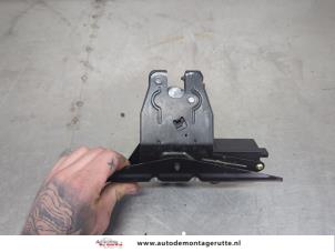 O202899 Gebruikte achterklep slotmechaniek BMW 5-Serie