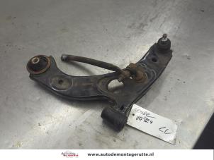 O202998 Gebruikte draagarm links-voor Daihatsu Cuore